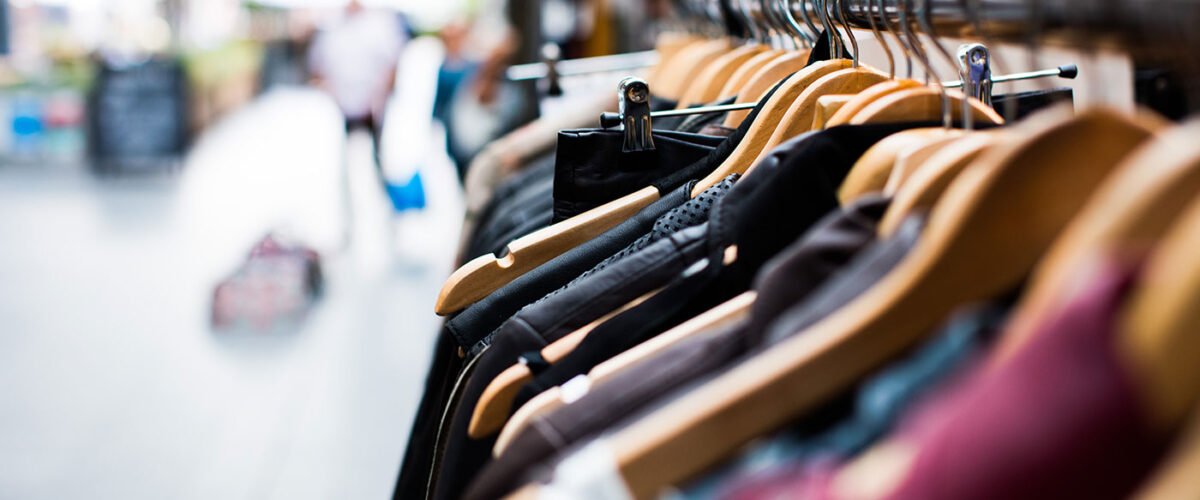 Découvrez notre collection de vêtements, alliant style, confort et qualité. Que vous cherchiez des pièces tendance pour une occasion spéciale ou des basiques intemporels pour le quotidien, notre sélection répond à tous vos besoins. Explorez des designs uniques, des matières douces et des coupes flatteuses qui sauront sublimer votre silhouette. Réveillez votre style avec nos dernières nouveautés et faites de chaque jour une occasion de briller !